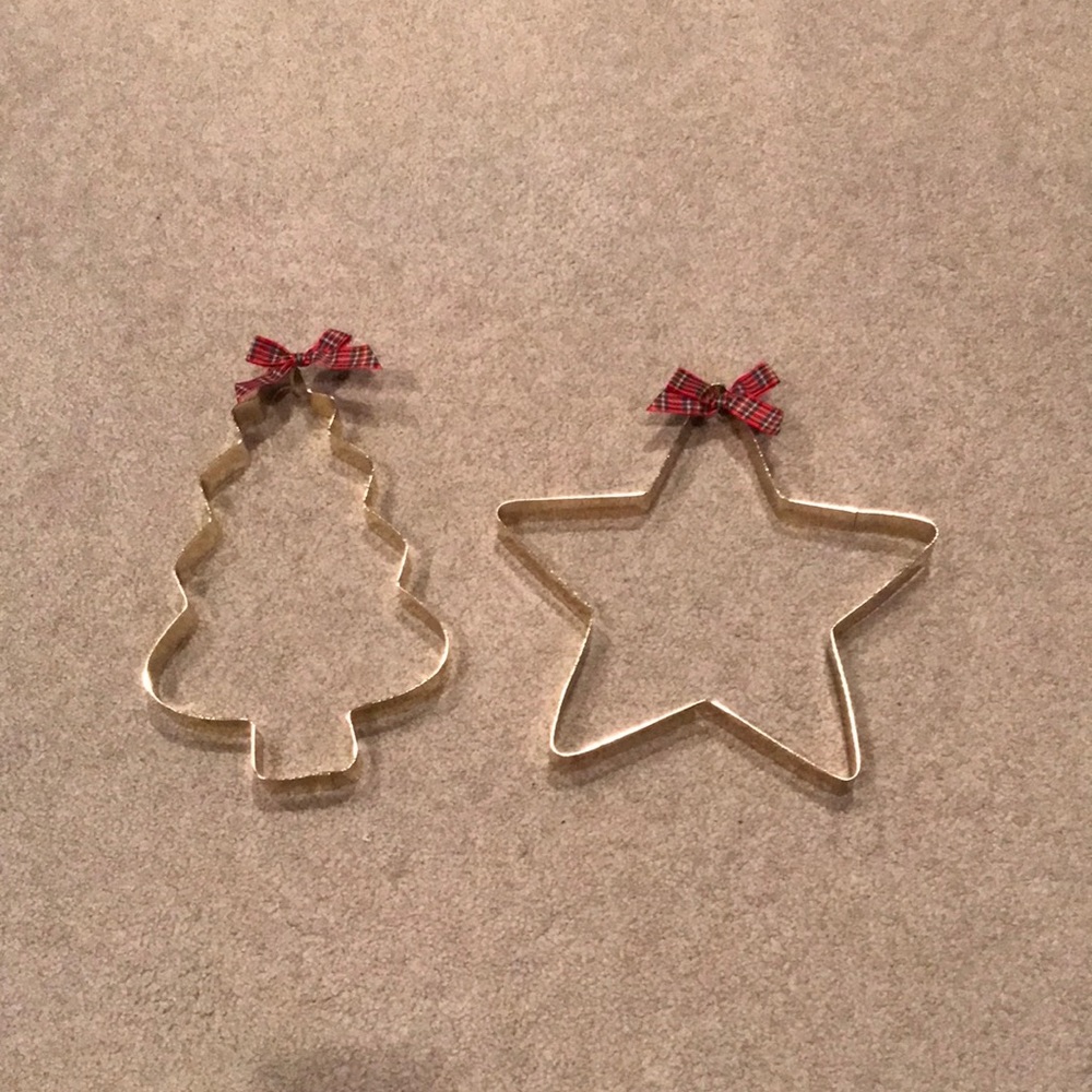 LAST CHANCE Goldtone Metal Faux Cookie Cutter Christmas Decor